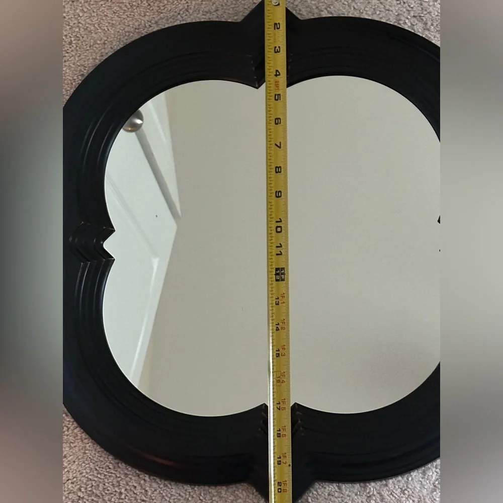 Wall mirror